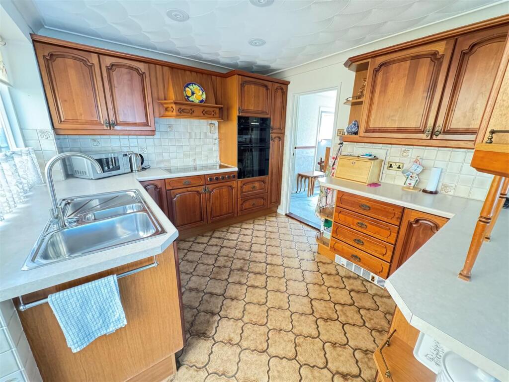 House in Southend-on-Sea - View 4
