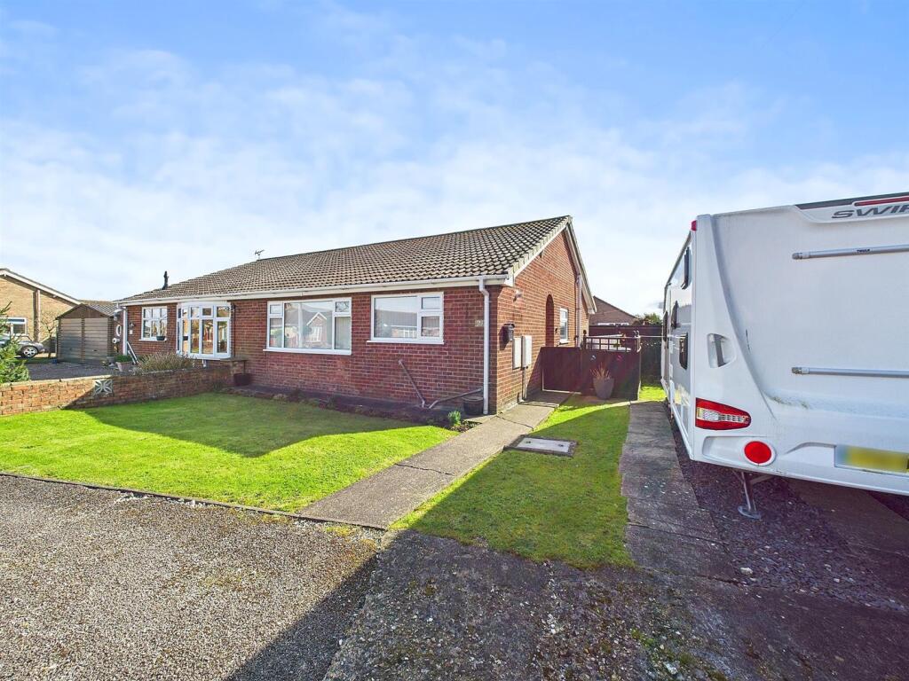 3-bed bungalow on Millfield, Trusthorpe, Mablethorpe, £189,950