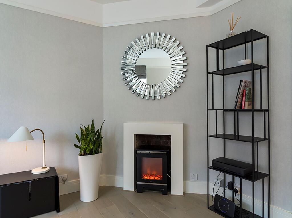 Apartment in Kingston upon Thames - View 5