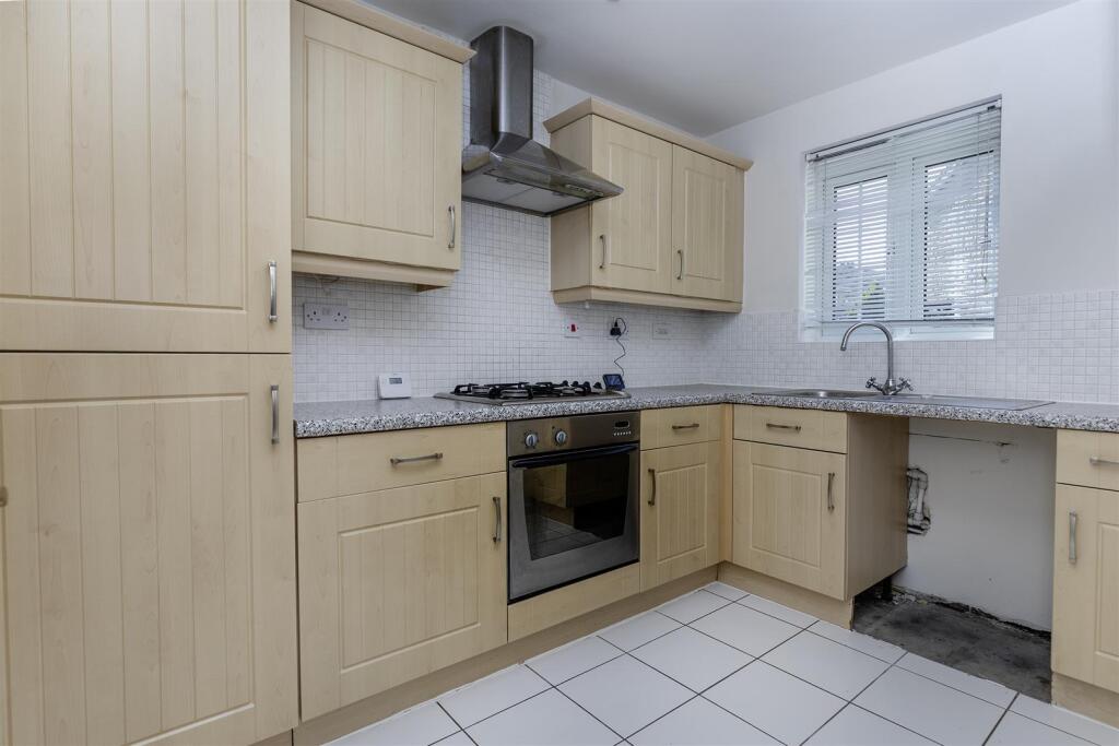College Avenue, Lindley, Huddersfield - View 2