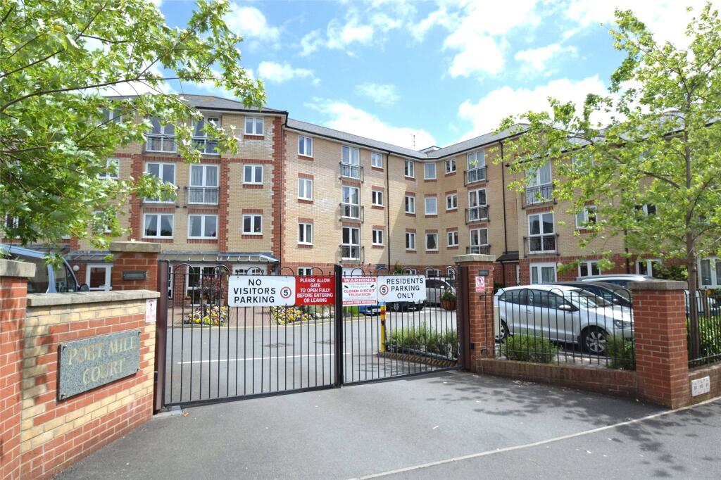 2-bed flat on Mills Way, Barnstaple, Devon, EX31, £195,000