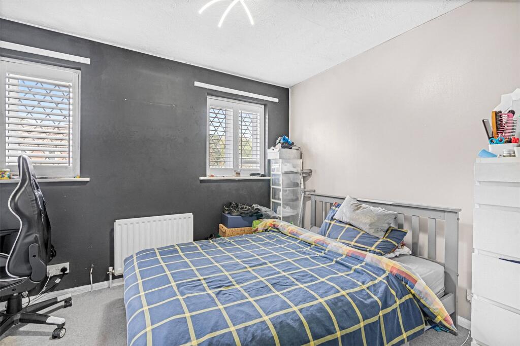 House in Watford, Hertfordshire - More