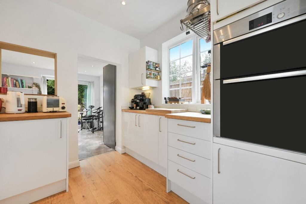 House in Kingston upon Thames - View 4