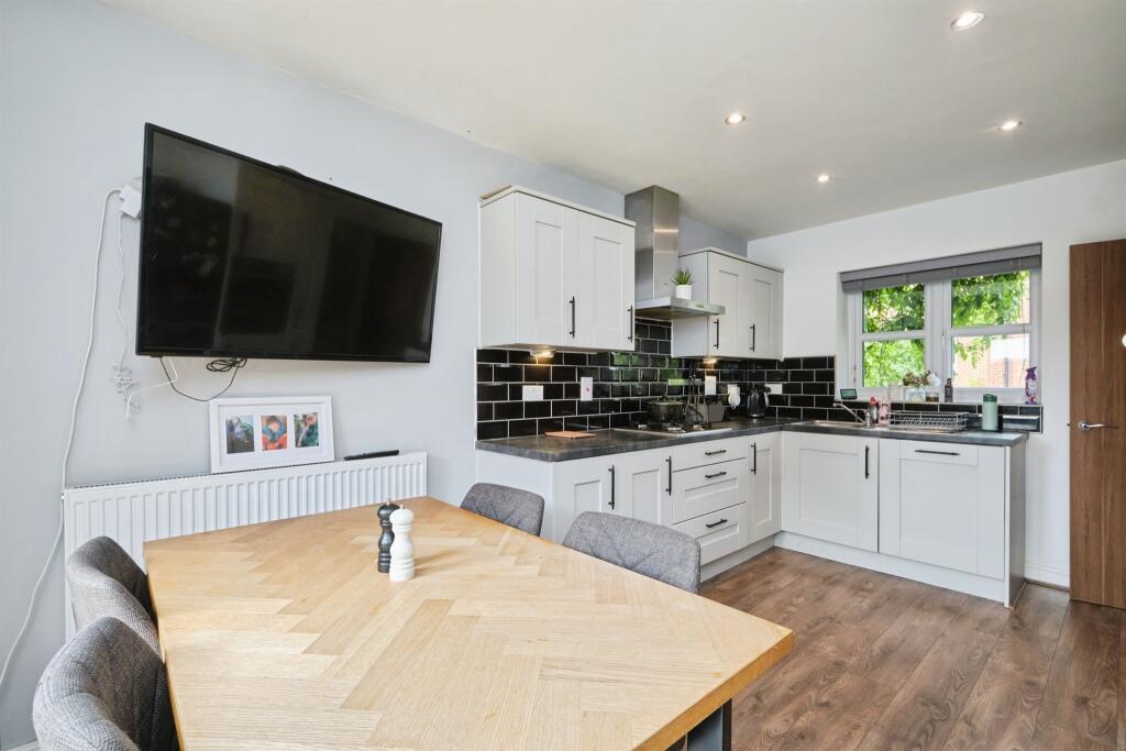 House in Tamworth, Staffordshire - View 4