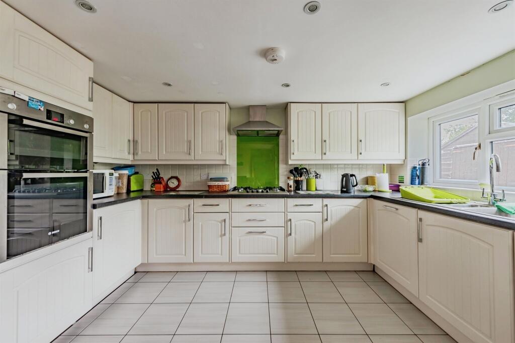House in Redhill - View 4