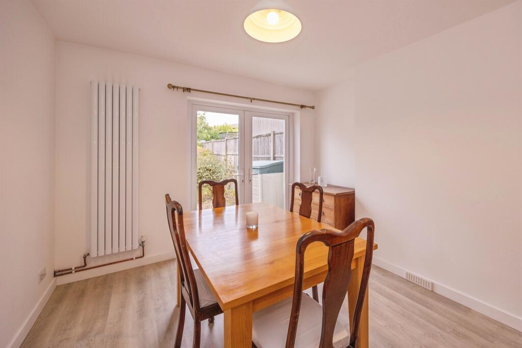 House in Clanfield - View 4
