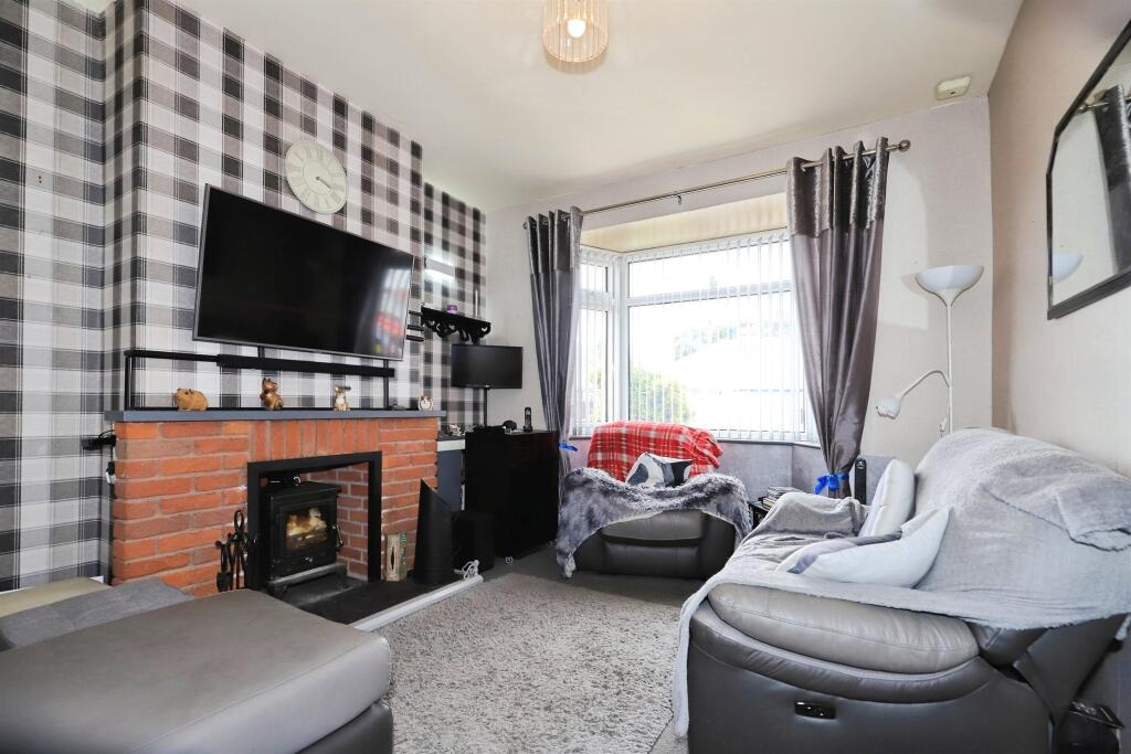 House in Wolverhampton, Ettingshall Park - View 3