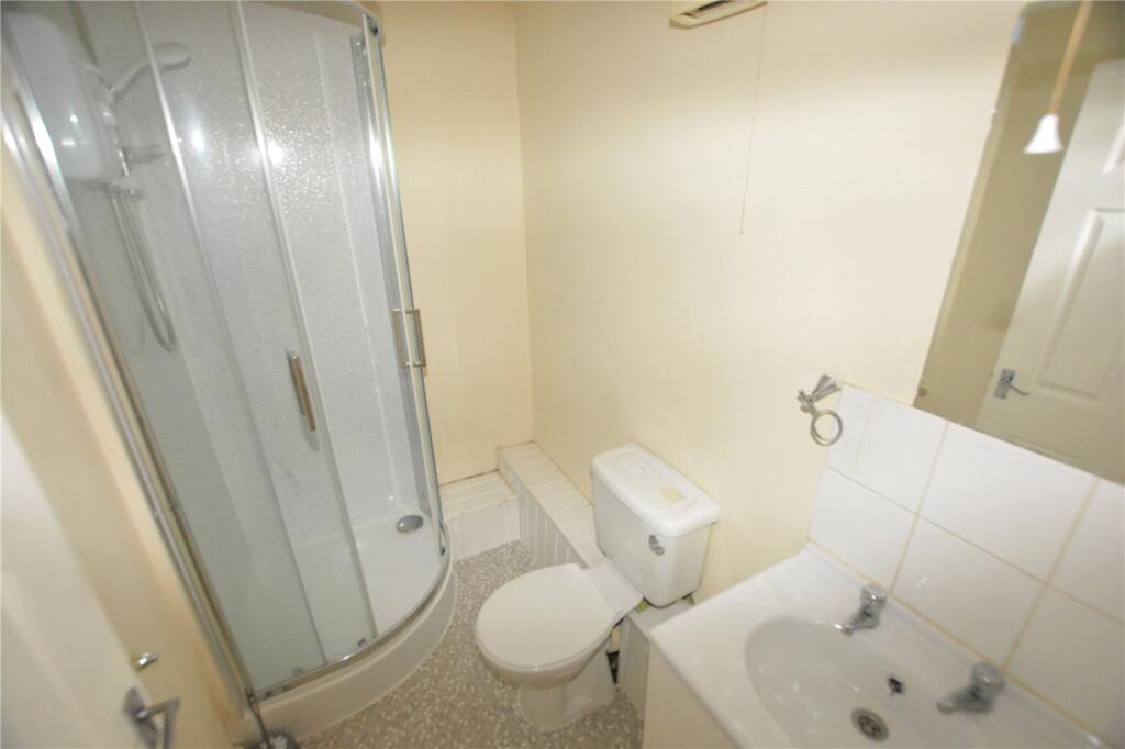 Lanchester Gardens, Worksop, Nottinghamshire, S80 photo 4