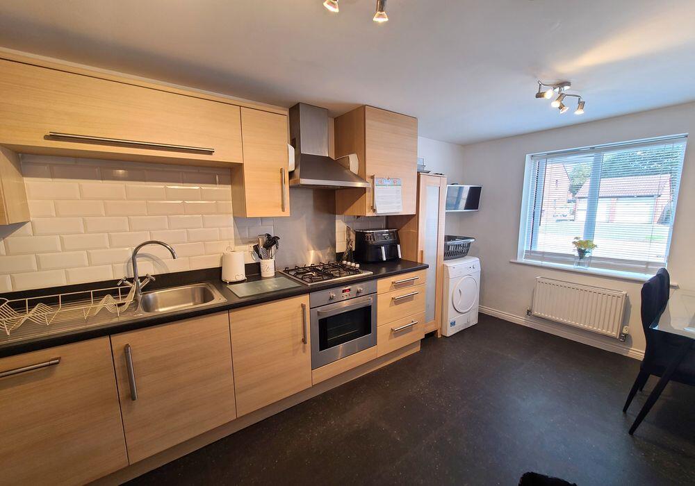 Pickwick Close, Totton, Southampton, SO40 8QE photo 2
