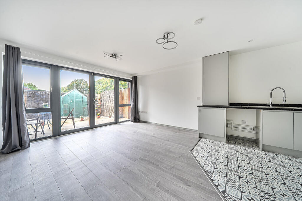 Apartment in London, Royal Borough of Greenwich - View 3