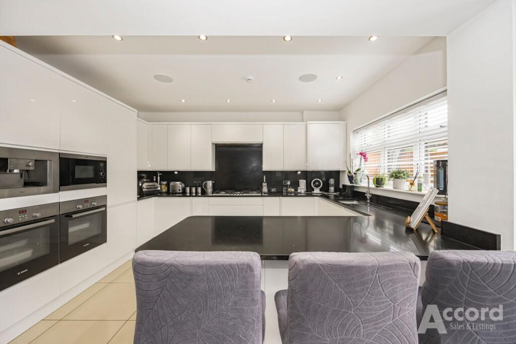 House in Romford - View 4
