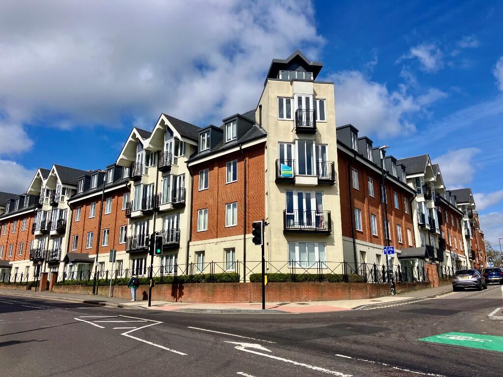 Marlborough Road, St. Albans, Hertfordshire, AL1 3WA