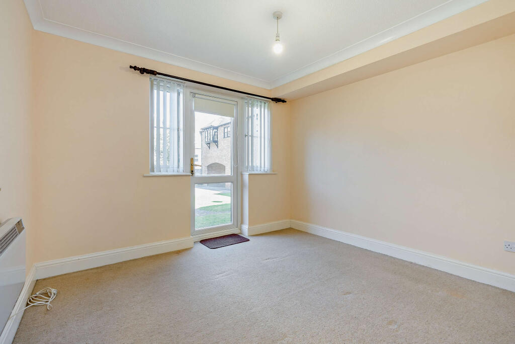 Blacksmiths Row, High Street, Markyate, AL3 8NZ photo 4