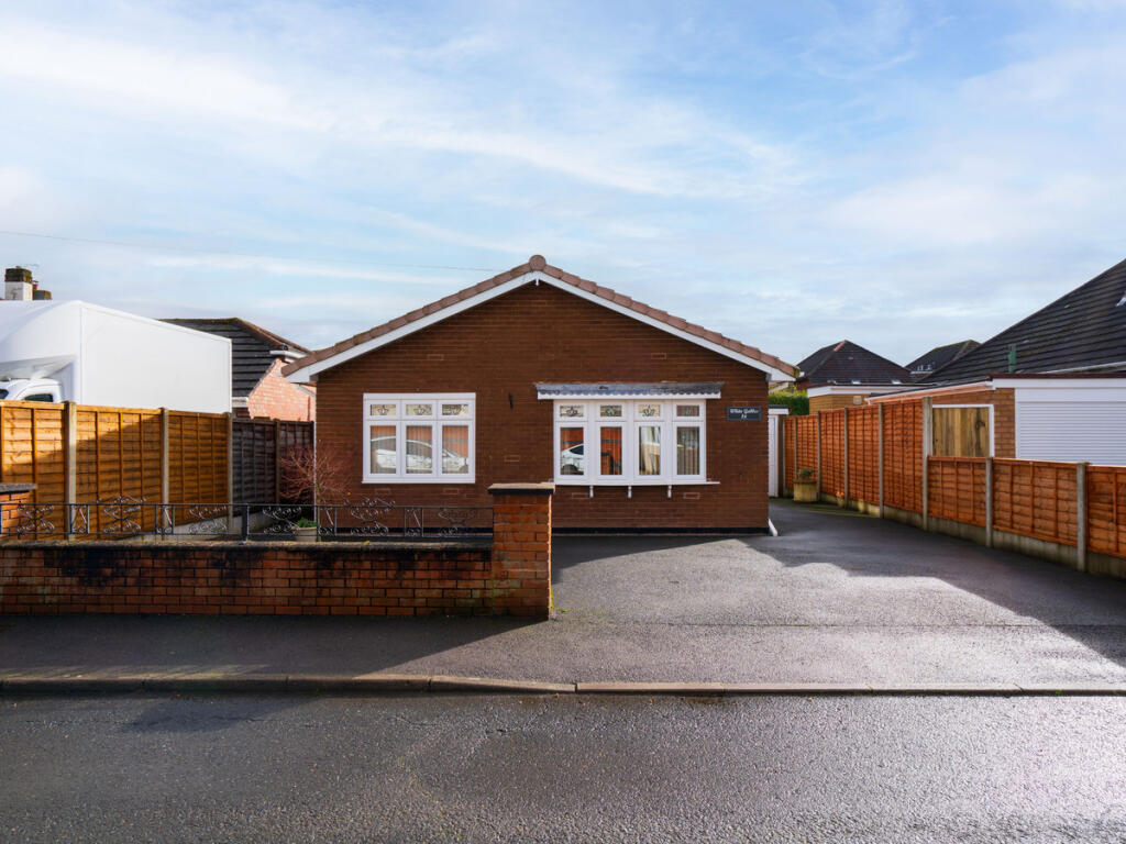 2-bed detached on Woodbury Road North, Stourport-on-severn, DY13, £350,000