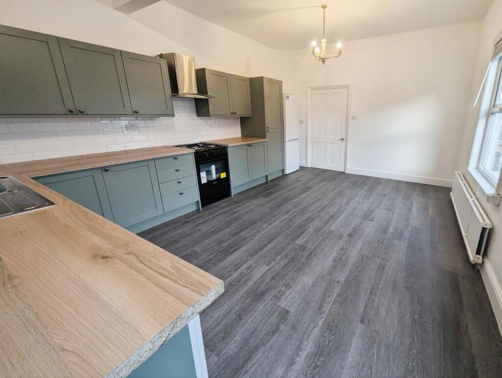 House in Manchester, Chorlton-cum-Hardy - View 4