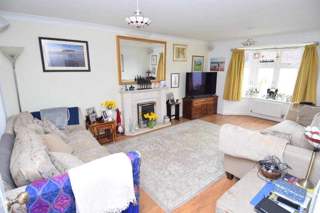 Denton Drive, Amesbury SP4 7DP photo 2