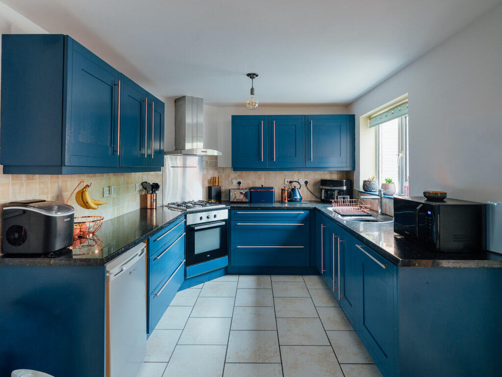 Tay Avenue, Worcester, Worcestershire - View 3