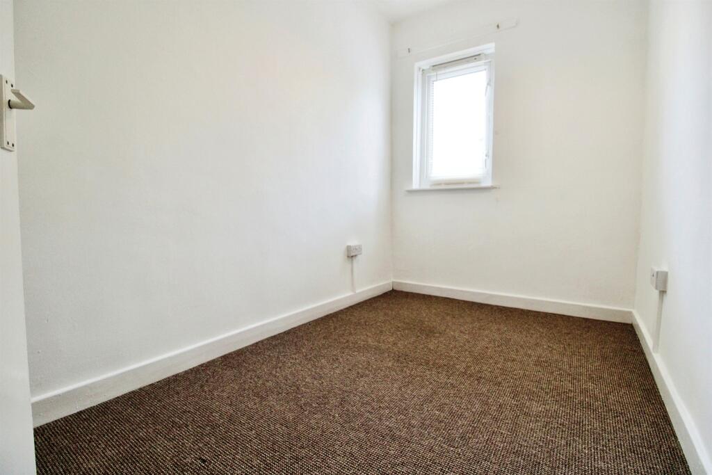 Apartment in Cardiff, Fairwater - More