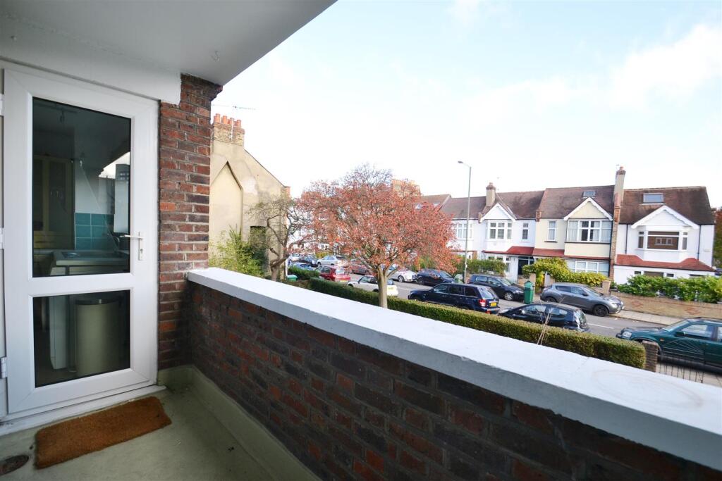 Apartment in London - View 4
