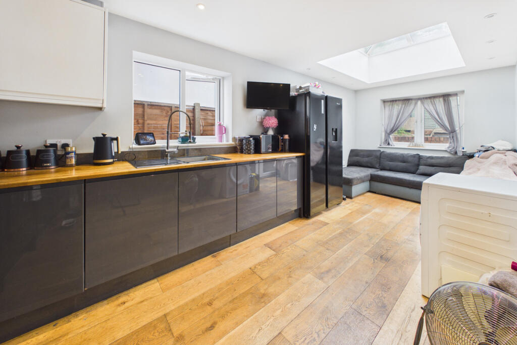 House in Watford - View 3