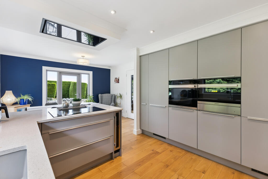 House in Dundee - More