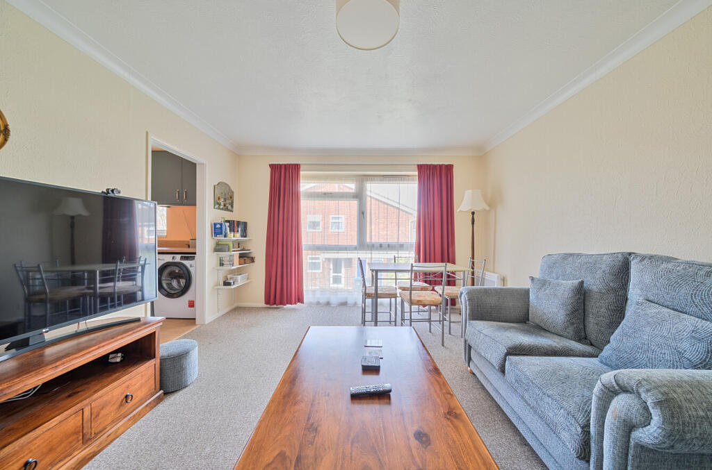 Apartment in Worthing, West Sussex - View 5