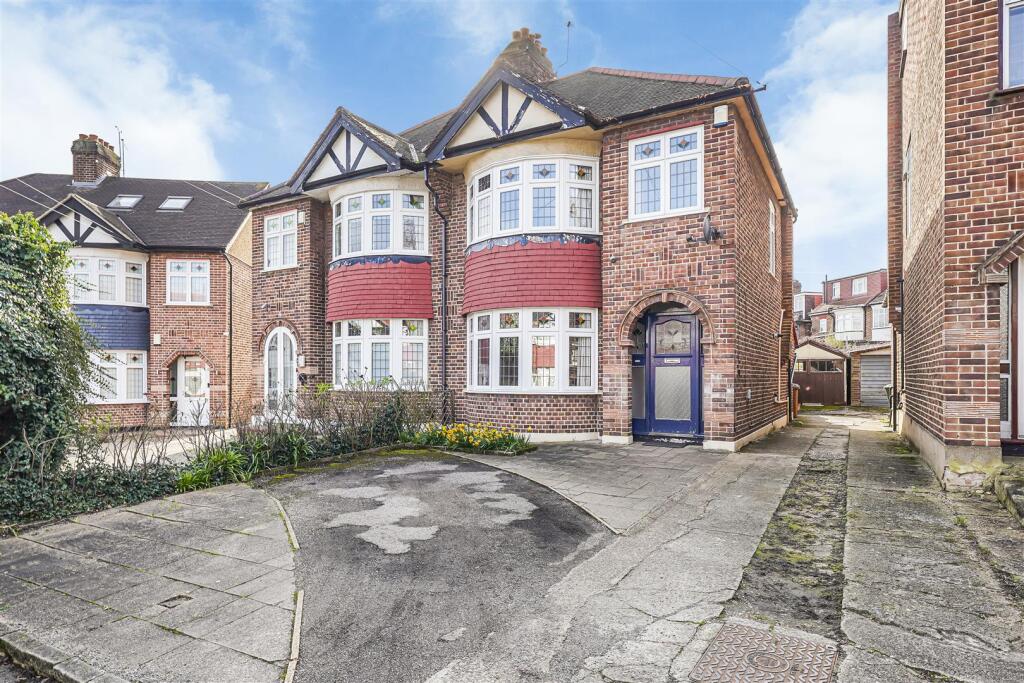 Main image of property: Fairlight Close, North Chingford, E4
