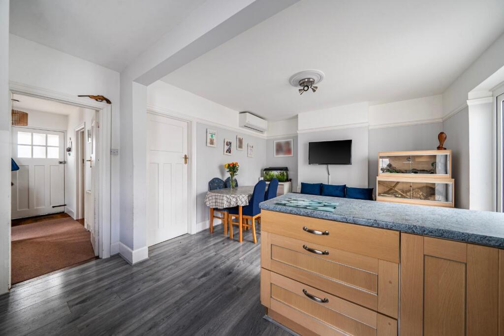 House in Havant, South Hayling - View 4