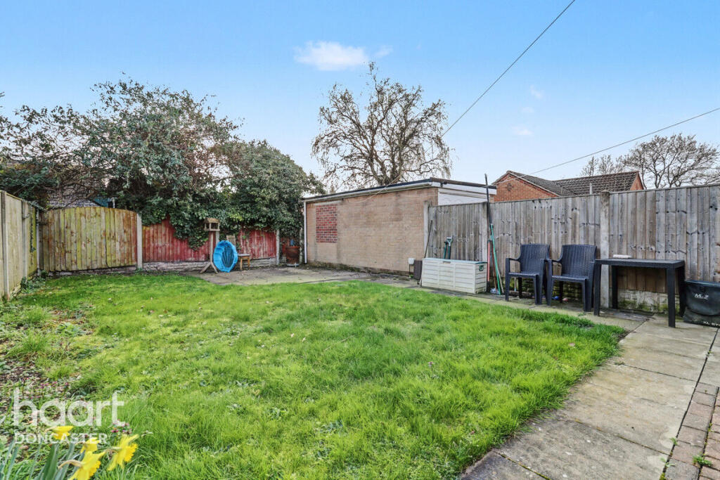 Summerfields Drive, Blaxton, Doncaster photo 4