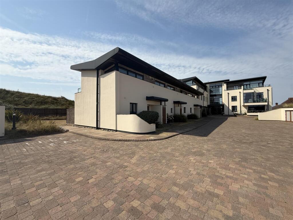 Main image of property: Clifton Drive North, Lytham St. Annes