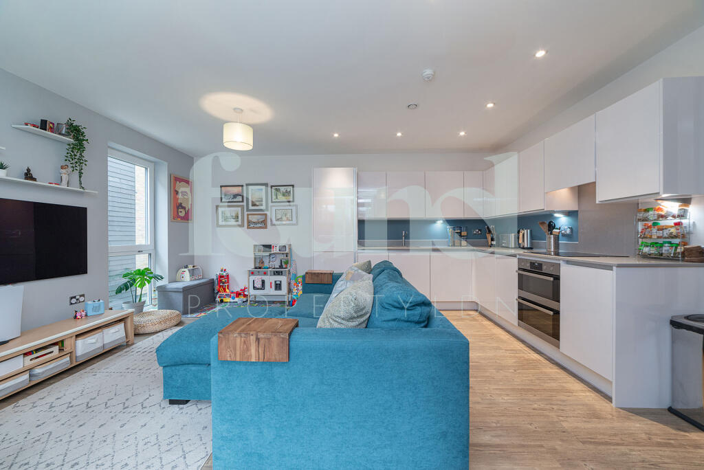Apartment in Twickenham - View 3