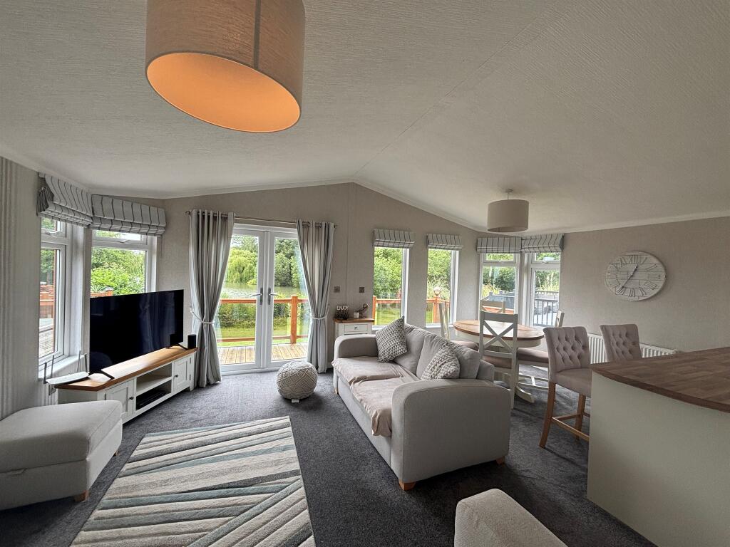 Carlton Meres Holiday Park, Carlton, Saxmundham photo 5