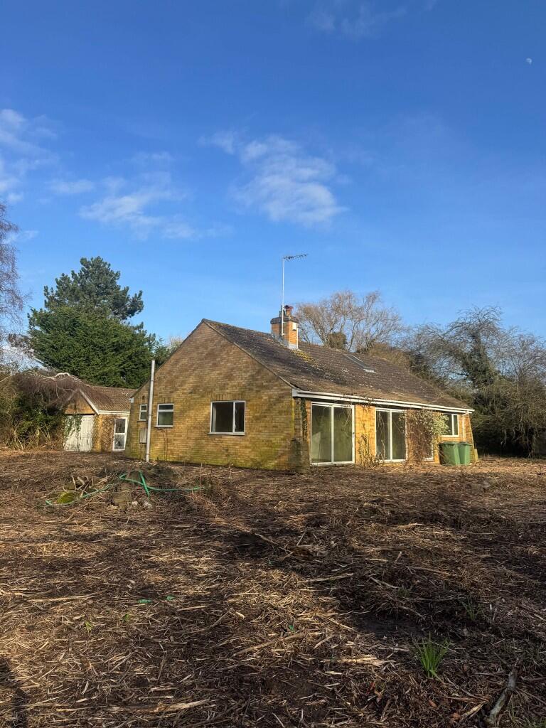 Main image of property: The Avenue, DN41