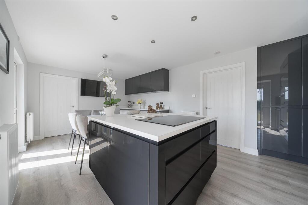 Maymyo, Shawbury Road, Wem, Shrewsbury, SY4 5PF photo 3
