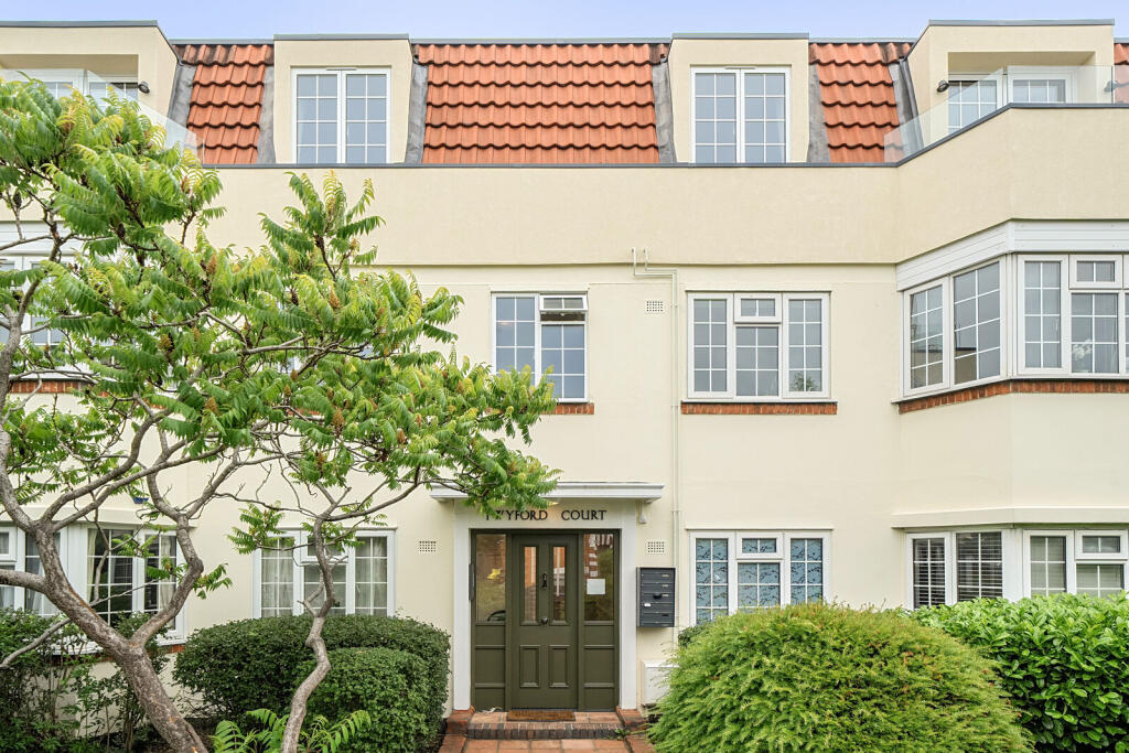 Main image of property: Twyford Avenue, Acton, London, W3