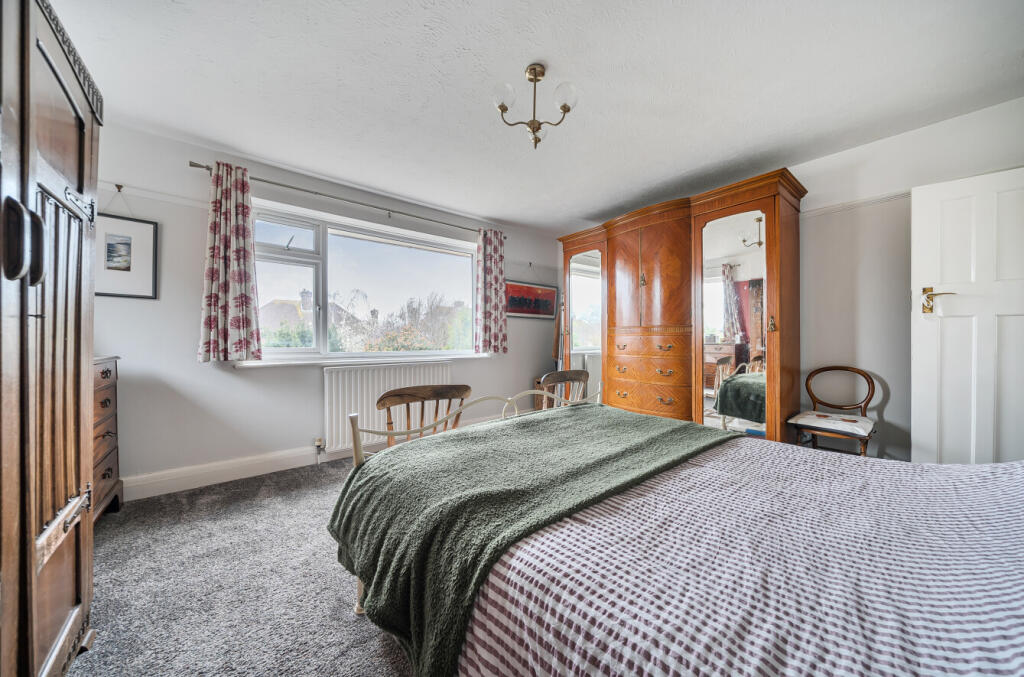 House in Worthing, Goring Road Shops, West Worthing - More