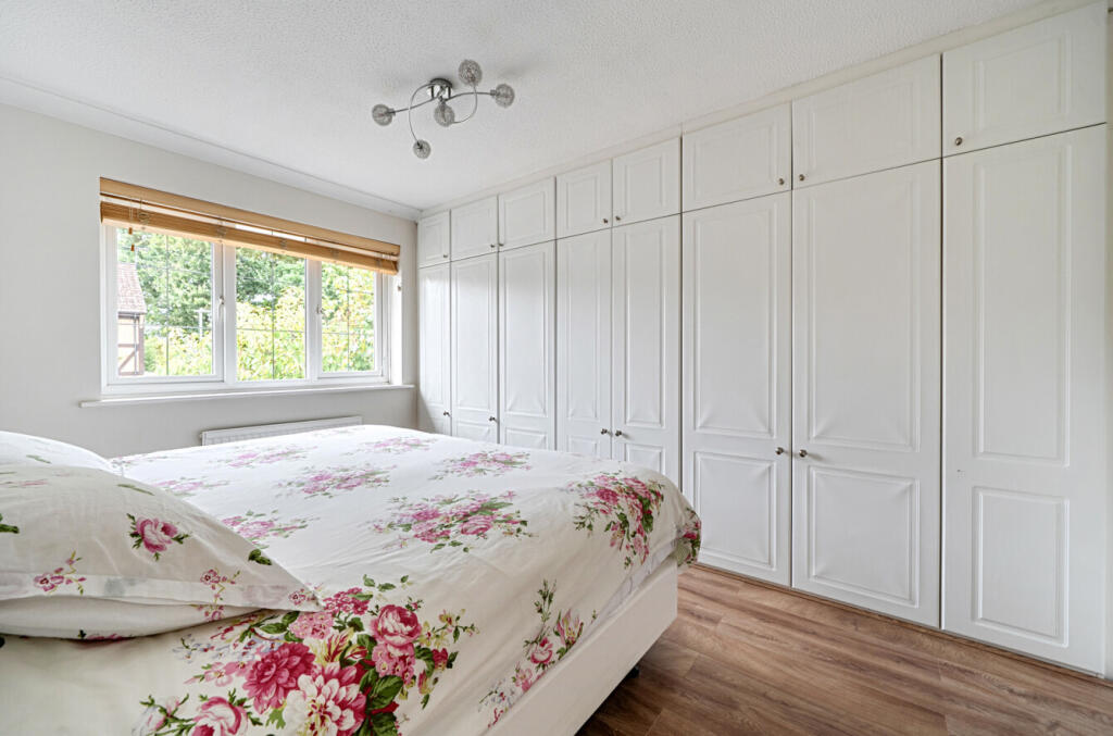 House in Wokingham - View 5