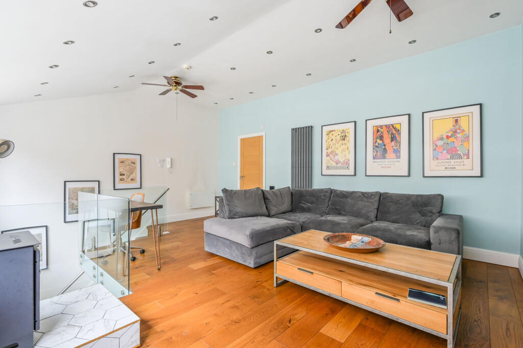 Apartment in London - View 5