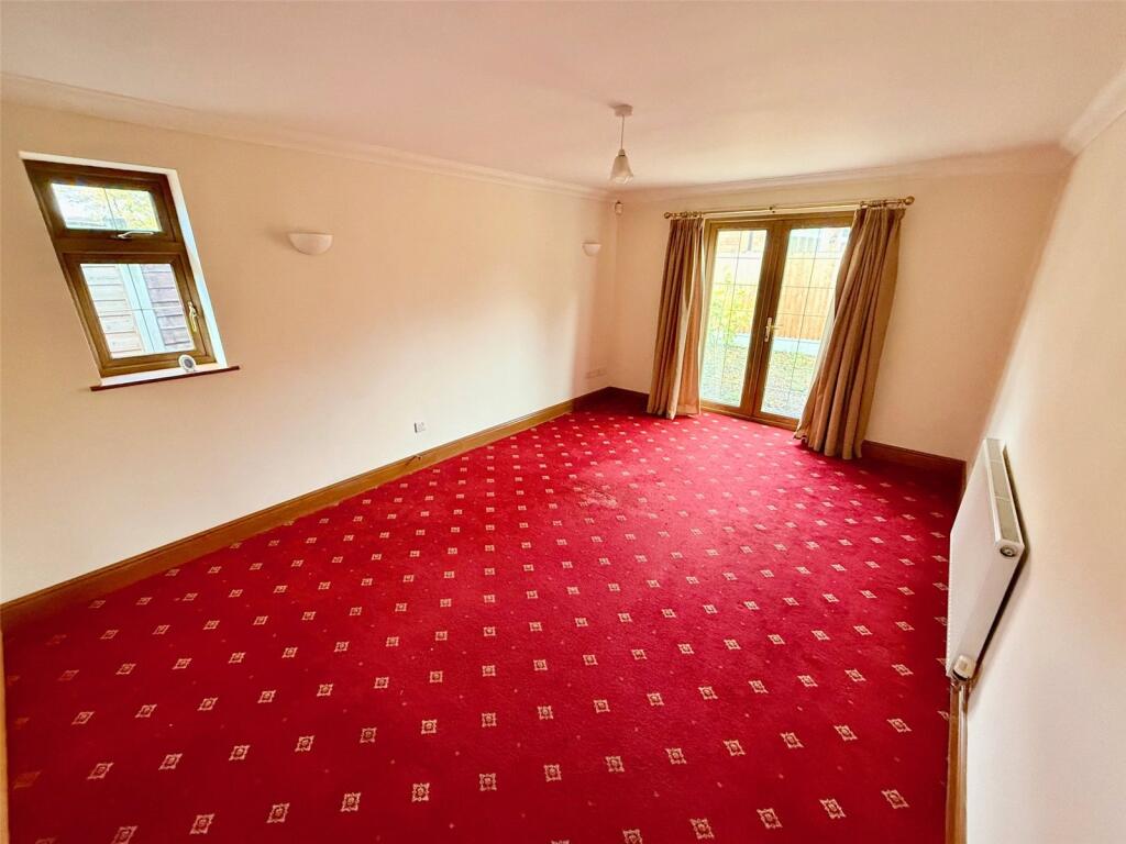 Minster Road, Off Church Drive, Stourport-on-Severn, Worcestershire photo 3