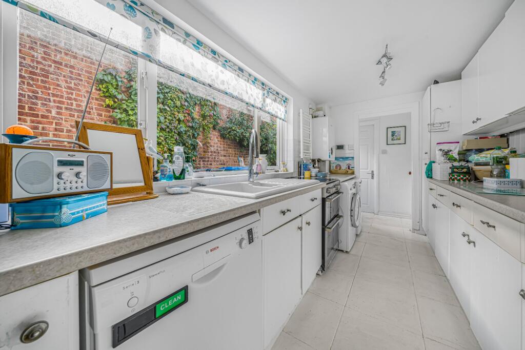 Cambridge Road, Walton On Thames, Surrey, KT12 photo 3