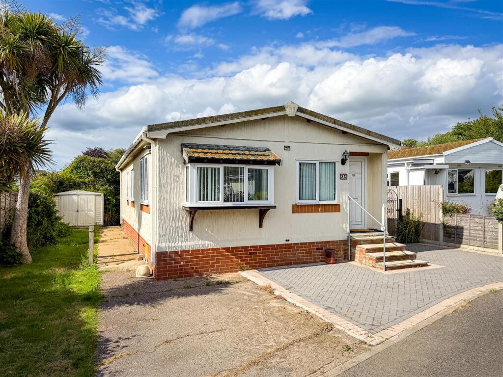 Main image of property: Greenlawns, St. Osyth Road East, Little Clacton