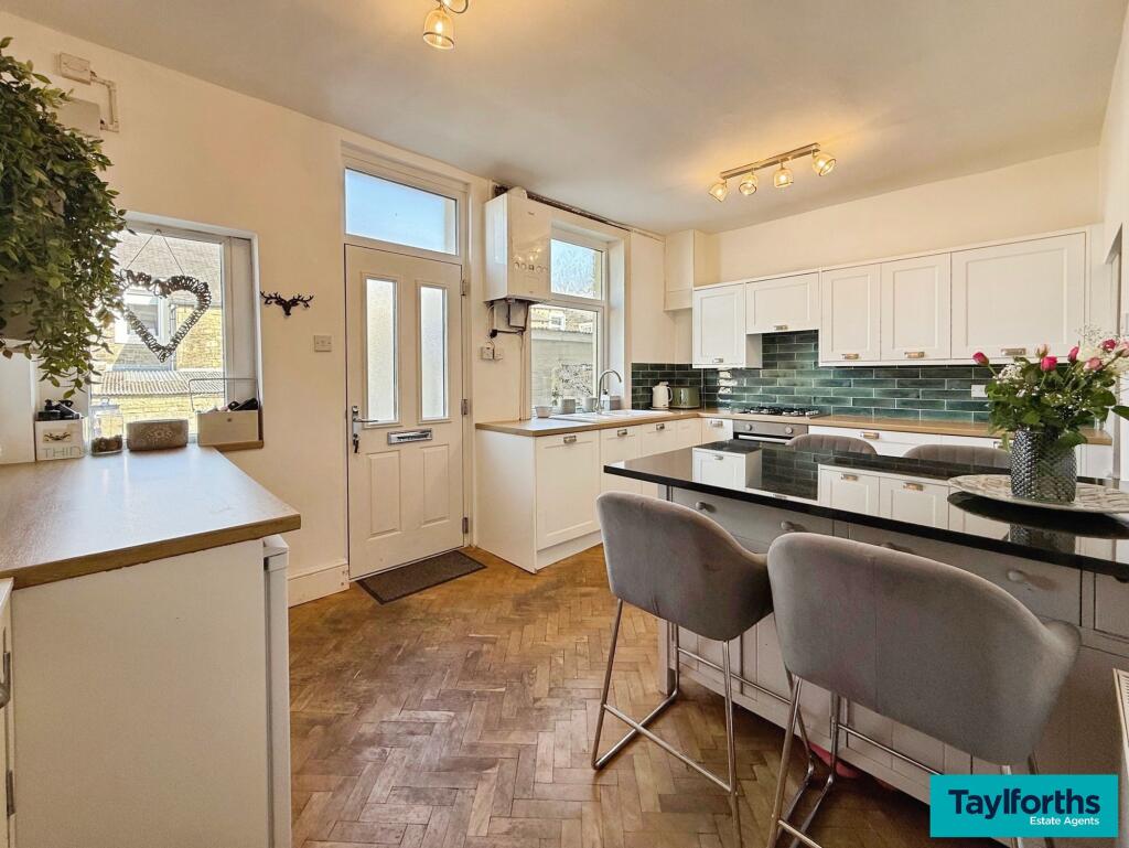 Rosemount Avenue, Barnoldswick, BB18 photo 3