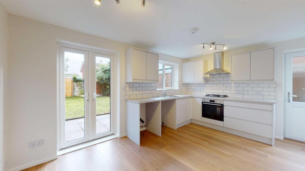 Millbrook Drive, Shawbury, Shrewsbury photo 3