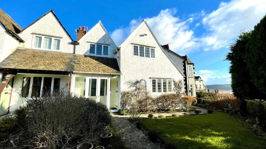 3-bed semi-detached on Bryn Hyfryd Park, Conwy, £299,950