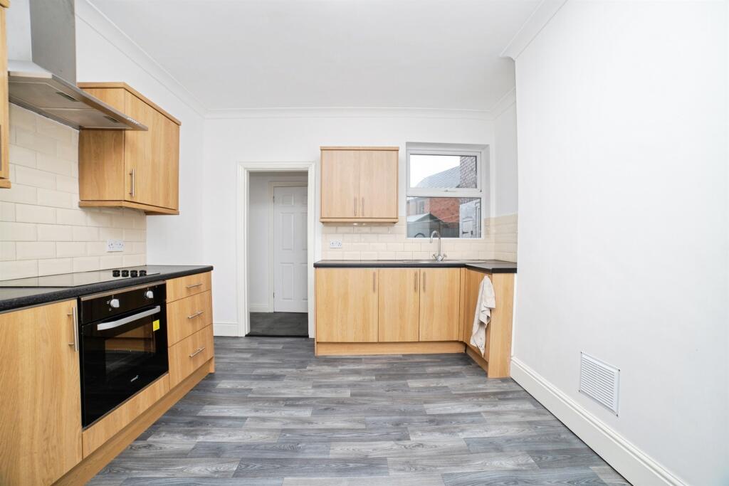 Lucknow Drive, Sutton-In-Ashfield photo 4