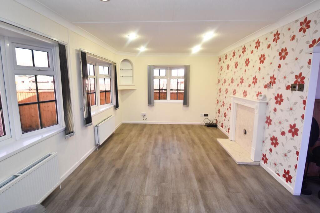 House in East Lindsey, Ingoldmells - View 3
