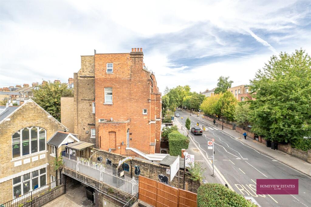 Apartment in London - More