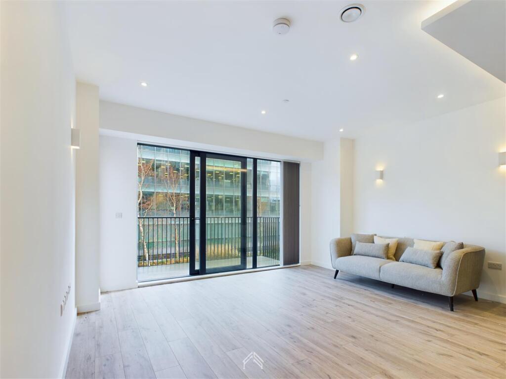 Main image of property: 1 Oxford Road, Uxbridge UB8