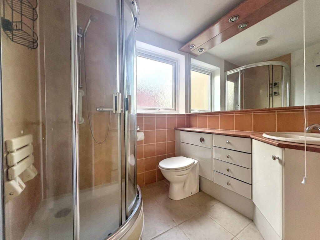 Apartment in Truro - More