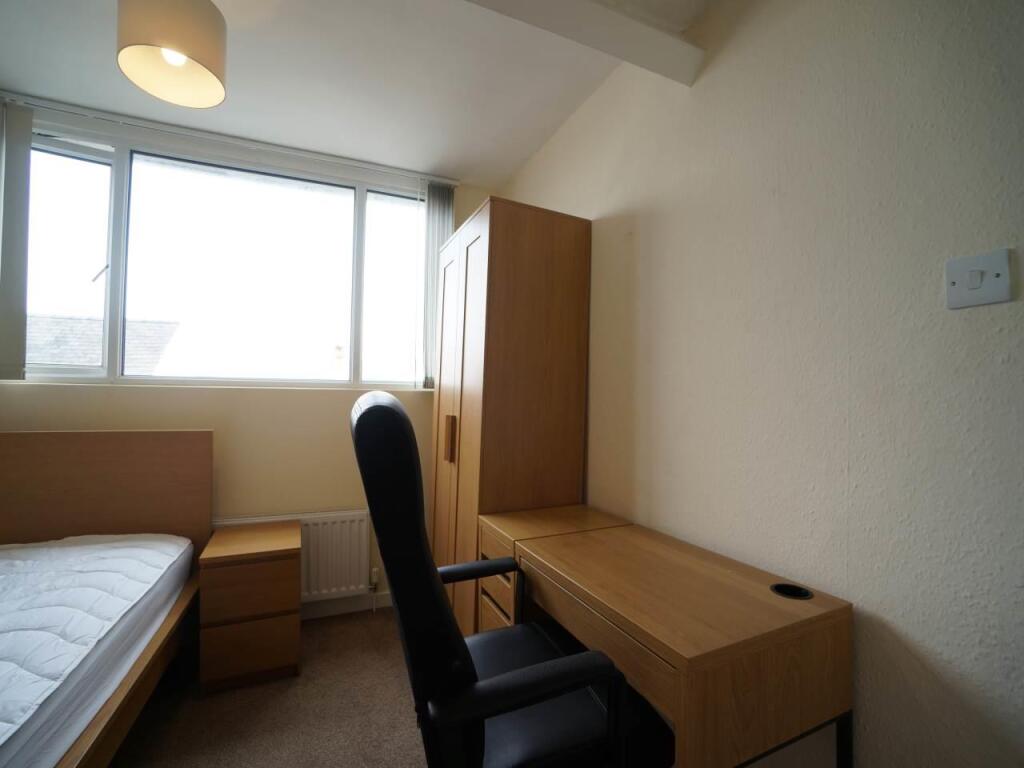 Apartment in Bangor, Gwynedd - More